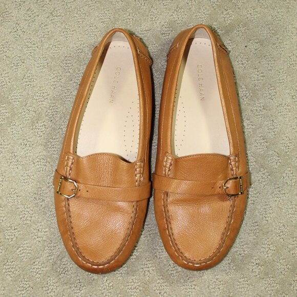 Cole Haan Women's Sz 8B Soft Tan Pebbled Leather Buckle Accented Driving Loafers - Picture 2 of 6